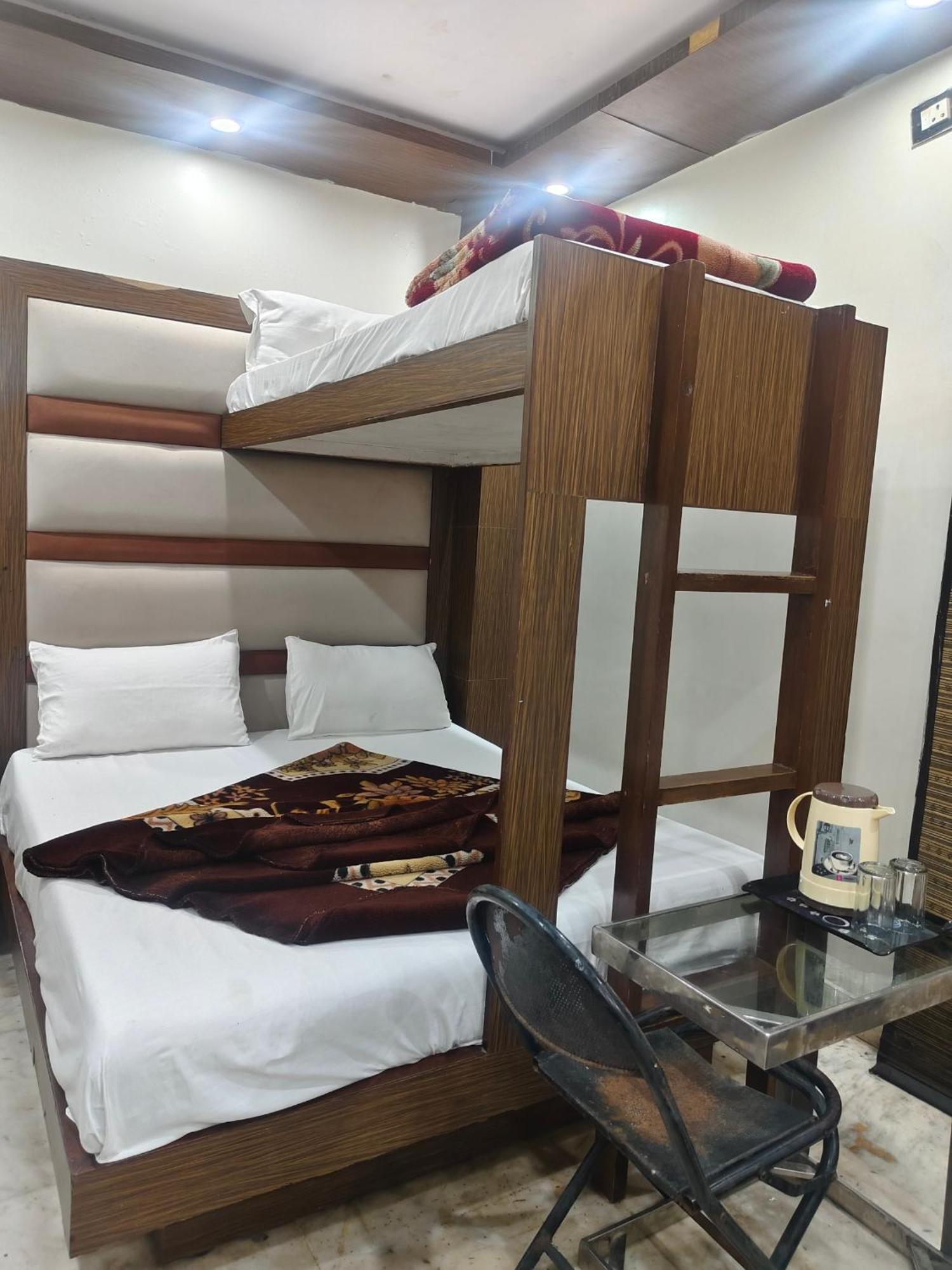 Family Spot Hotel New Delhi Luaran gambar