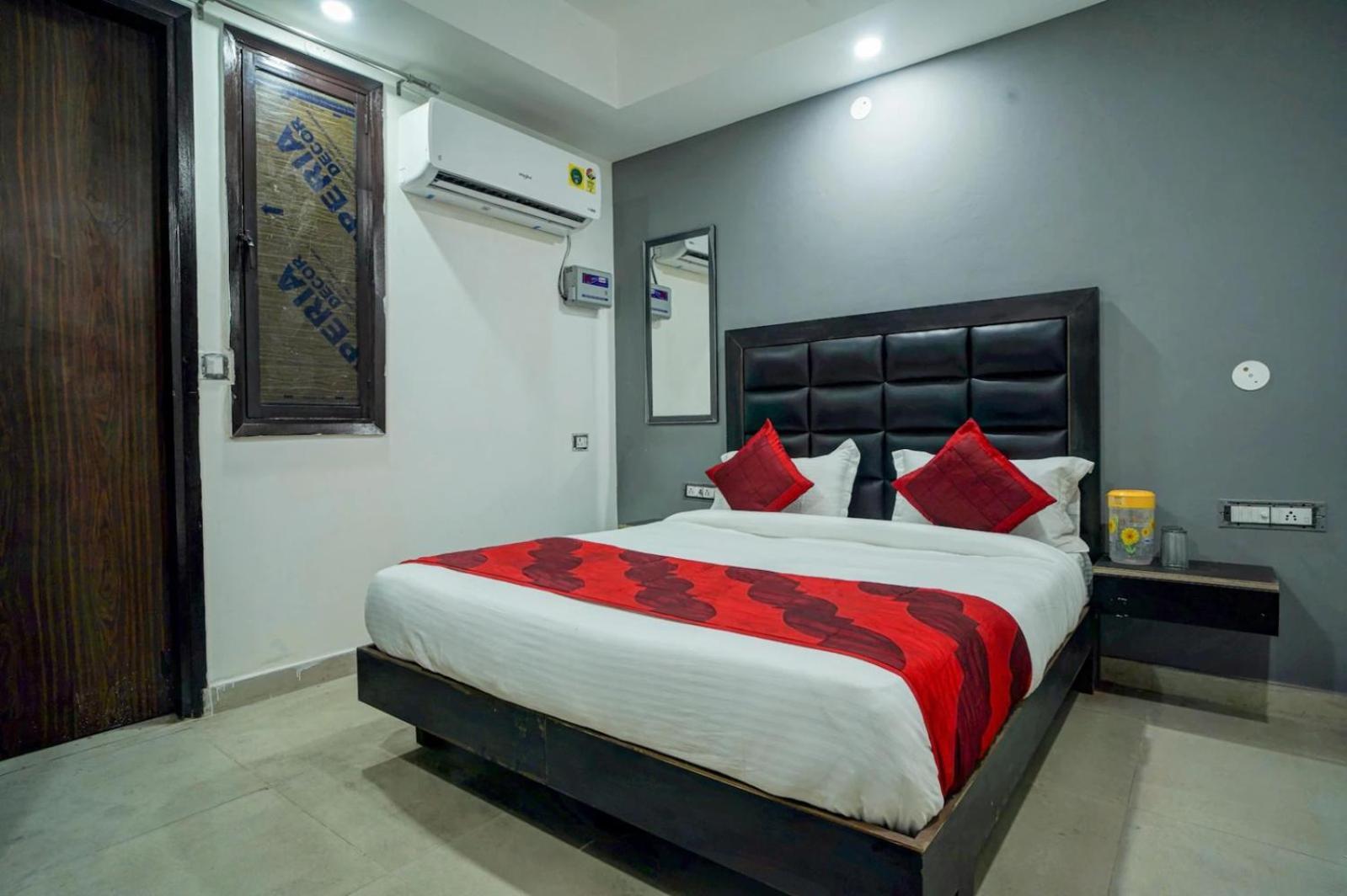 Family Spot Hotel New Delhi Luaran gambar
