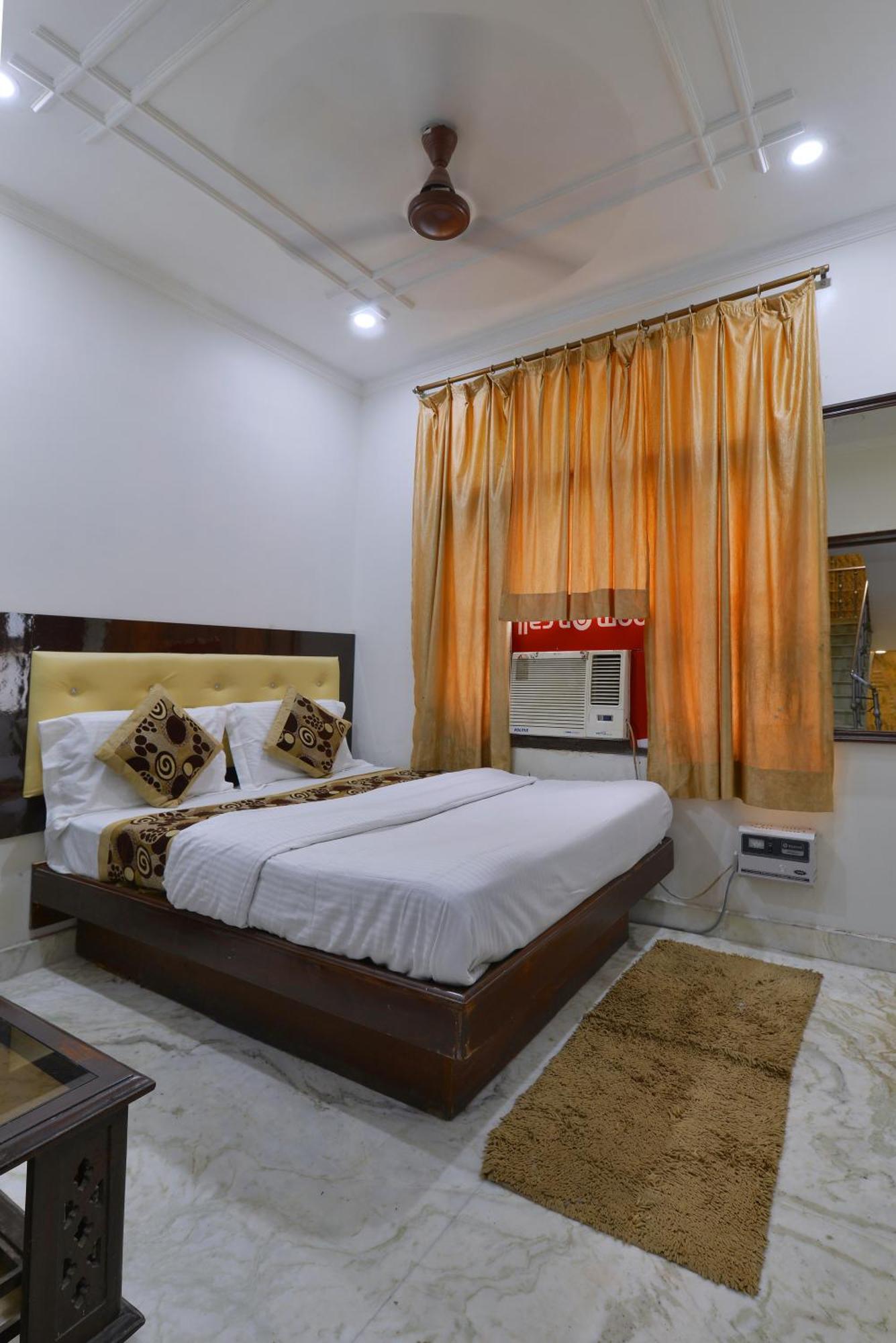 Family Spot Hotel New Delhi Luaran gambar